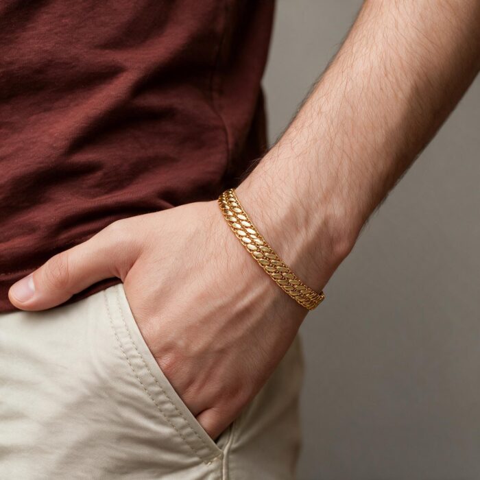 alt="s-leaf weave gold bracelet"