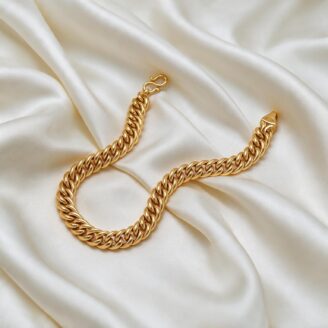 alt="men's gold bracelets"