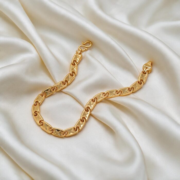 alt="gold bracelet for men"