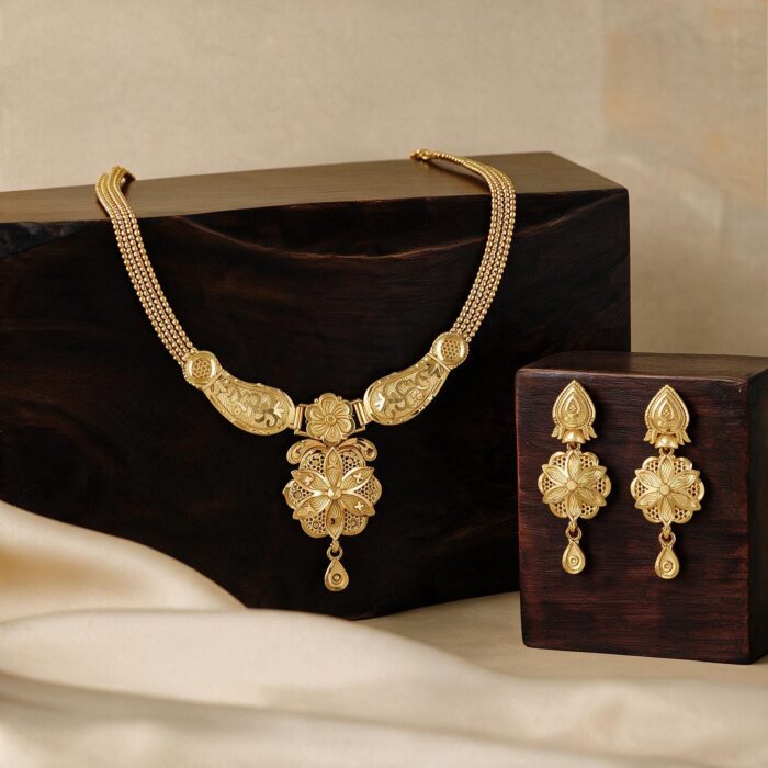 2-1753-4 cr alt="gold design"