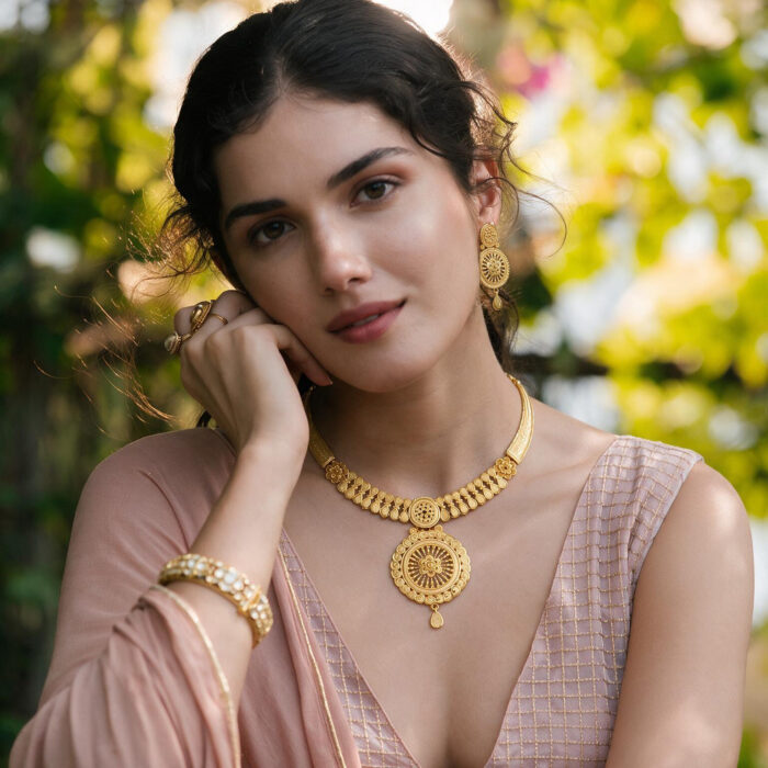 3-1885 md alt="sunburst medallion necklace set"