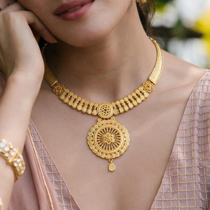 5-1885 mdn alt="sunburst medallion necklace set"