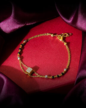 Classic Women’s Gold-Plated Bracelet – Everyday Elegance | Jecy Jewels