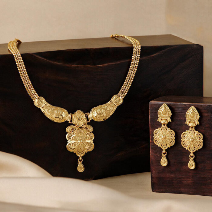 2-1753-3 cr alt="gold design"