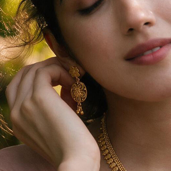 7-1883 mde alt="round filigree necklace set"