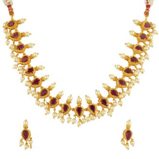 Chic Gold-plated Pendant Necklace – Occasion-Ready